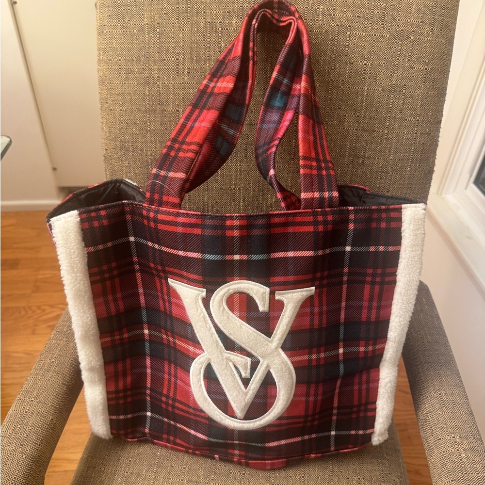 NWT Victoria's Secret Limited Edition 2022 Holiday Plaid Tote Bag